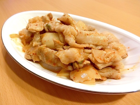 10分で完成!豚バラ肉と玉ねぎのキムチ炒め